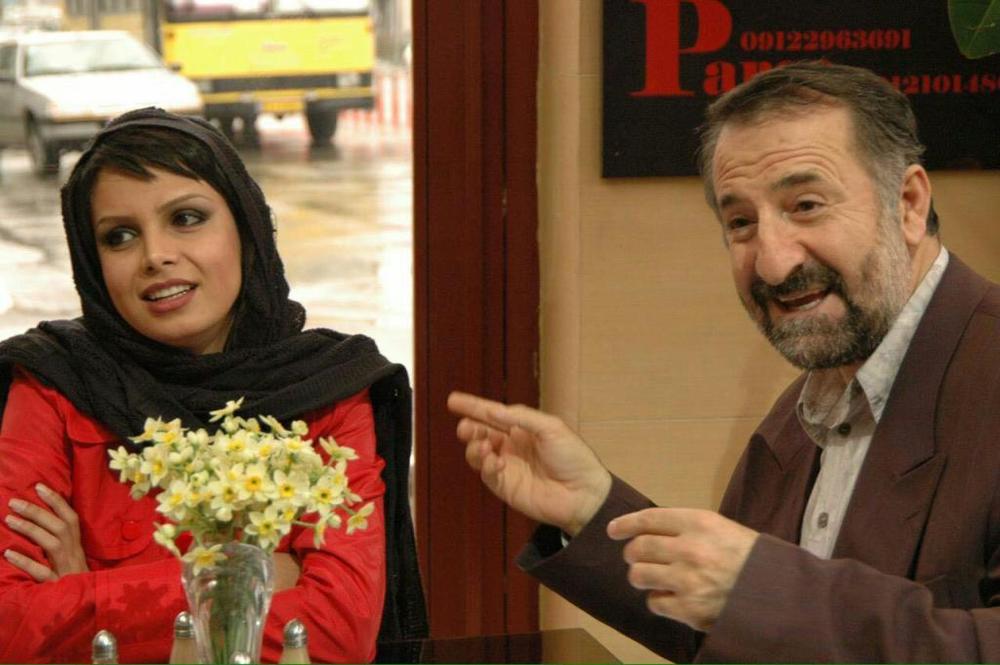 آزاده مهدی زاده و مهران رجبی در فیلم «12 صندلی»