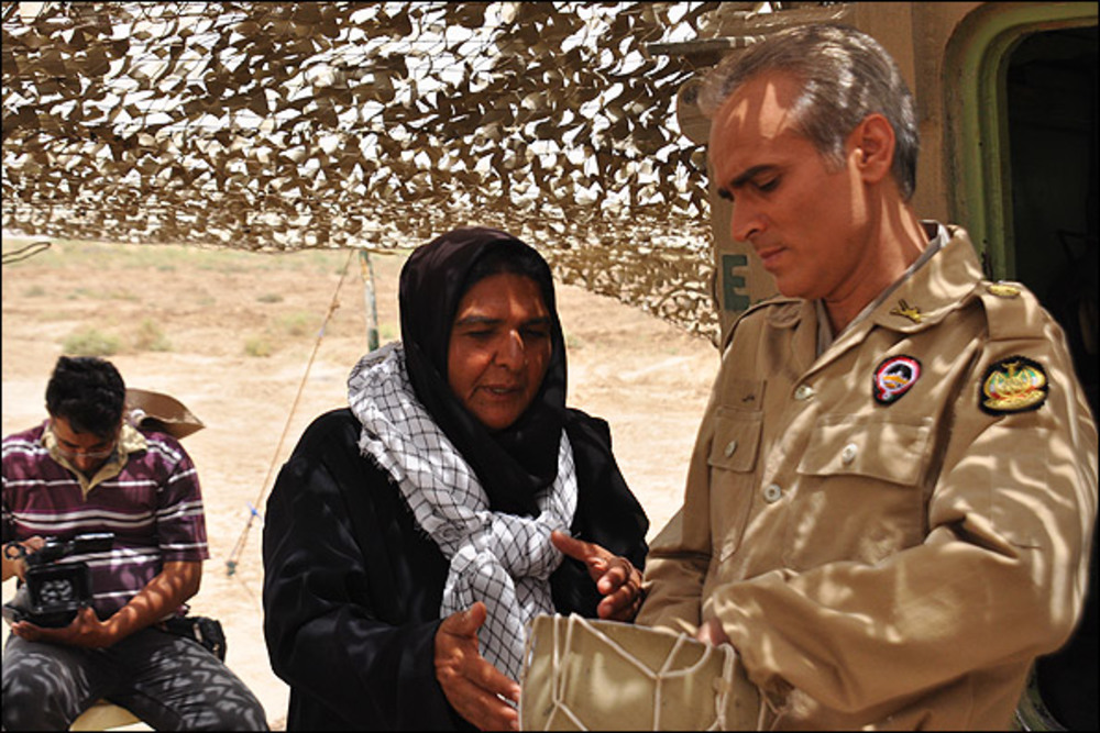 قربان نجفی و انسیه شاهحسینی در پشت صحنه فیلم زیباتر از زندگی