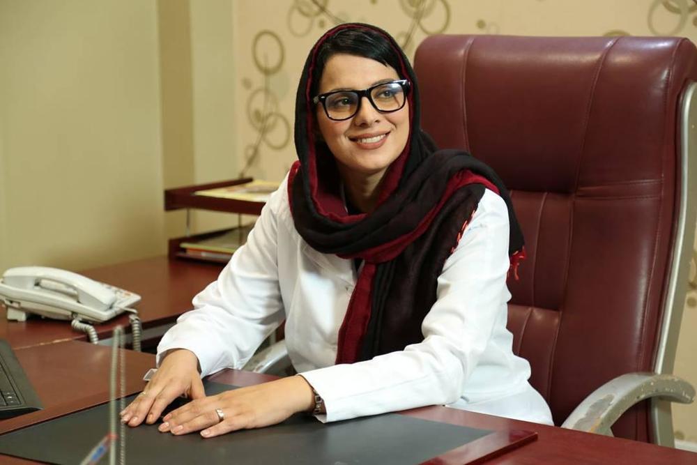 روشنک عجمیان در فیلم «این زن حقش را میخواهد»