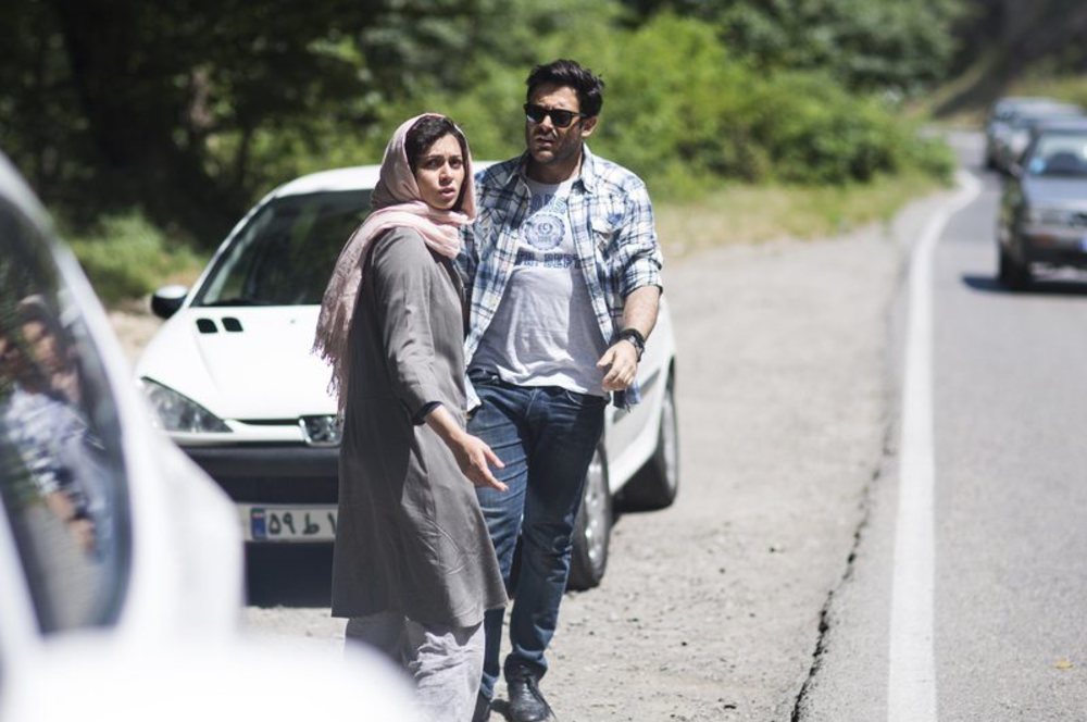 فیلم خشکسالی و دروغ با بازی محمدرضا گلزار و پگاه آهنگرانی