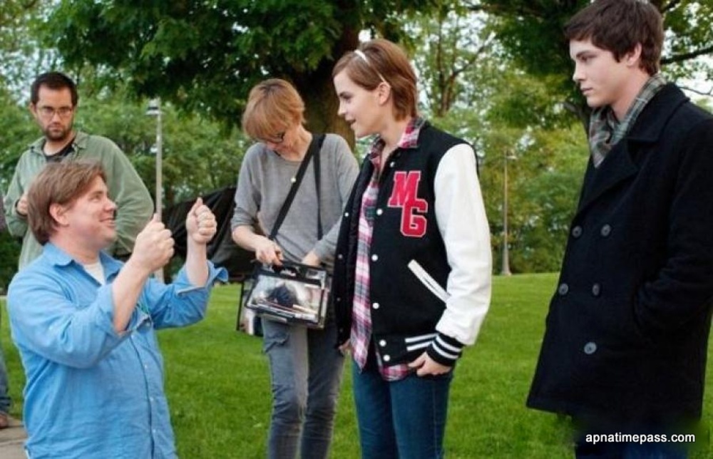 استیفن چبوسکی و اما واتسون در پشتص صحنه فیلم «مزایای گوشهگیر بودن»