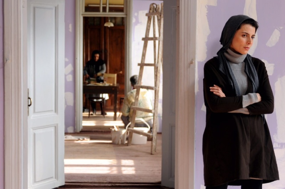 لیلا حاتمی در نمایی از فیلم در دنیای تو ساعت چند است