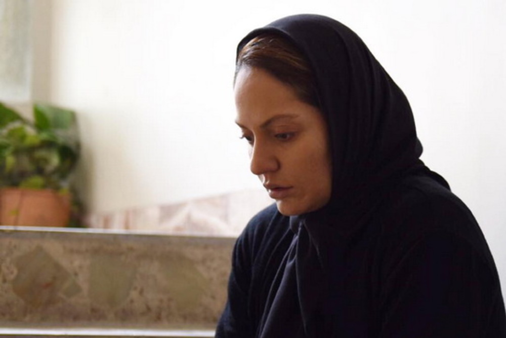 مهناز افشار در نمایی از فیلم «خانهای در خیابان چهل و یکم»