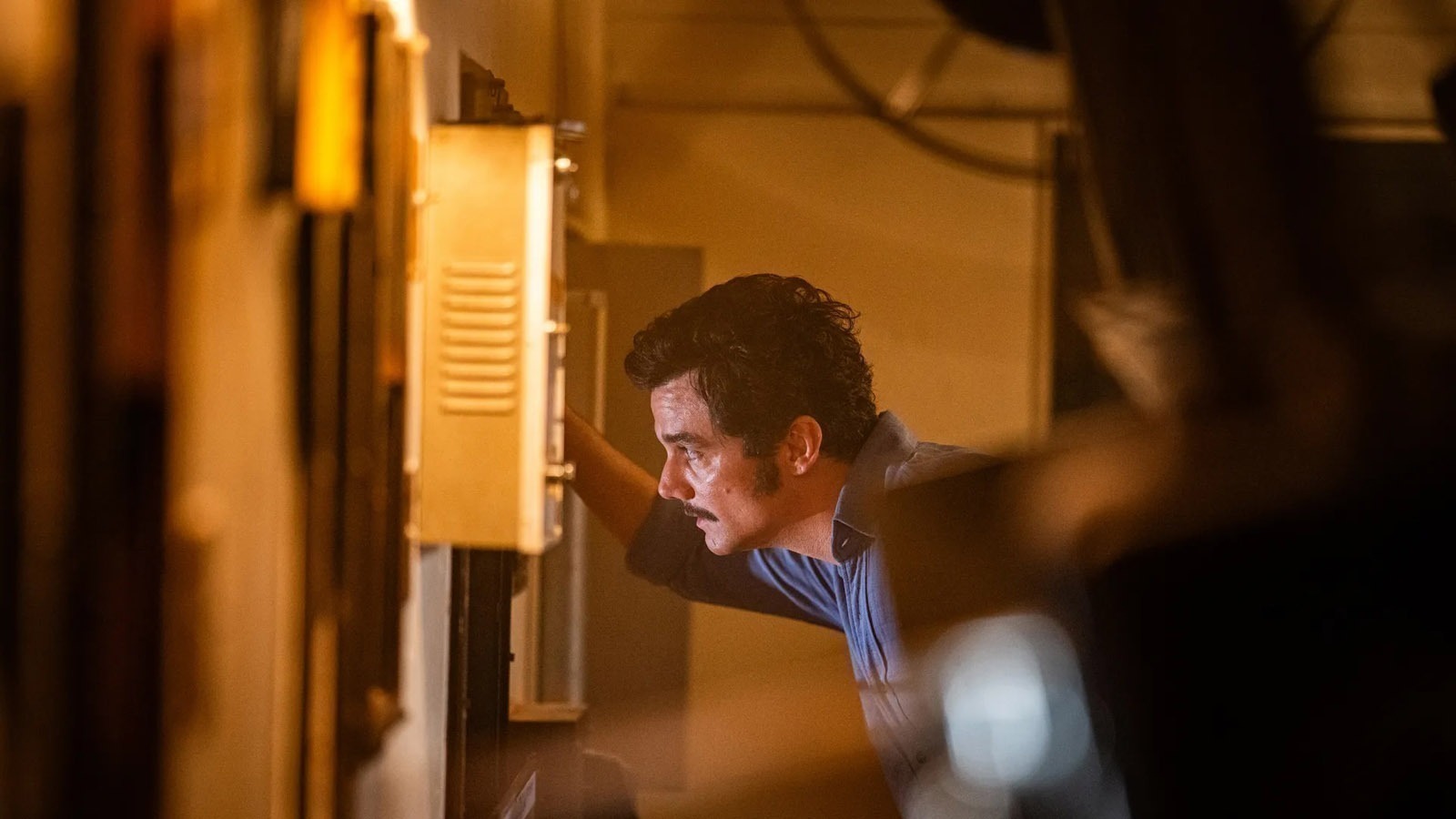 نقد فیلم «مامور مخفی» (The Secret Agent)؛ وقتی گذشته پا میشود