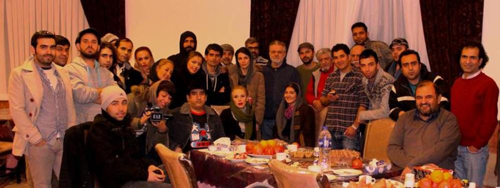 عکس دسته جمعی عوامل فیلم «در دنیای تو ساعت چند است؟»