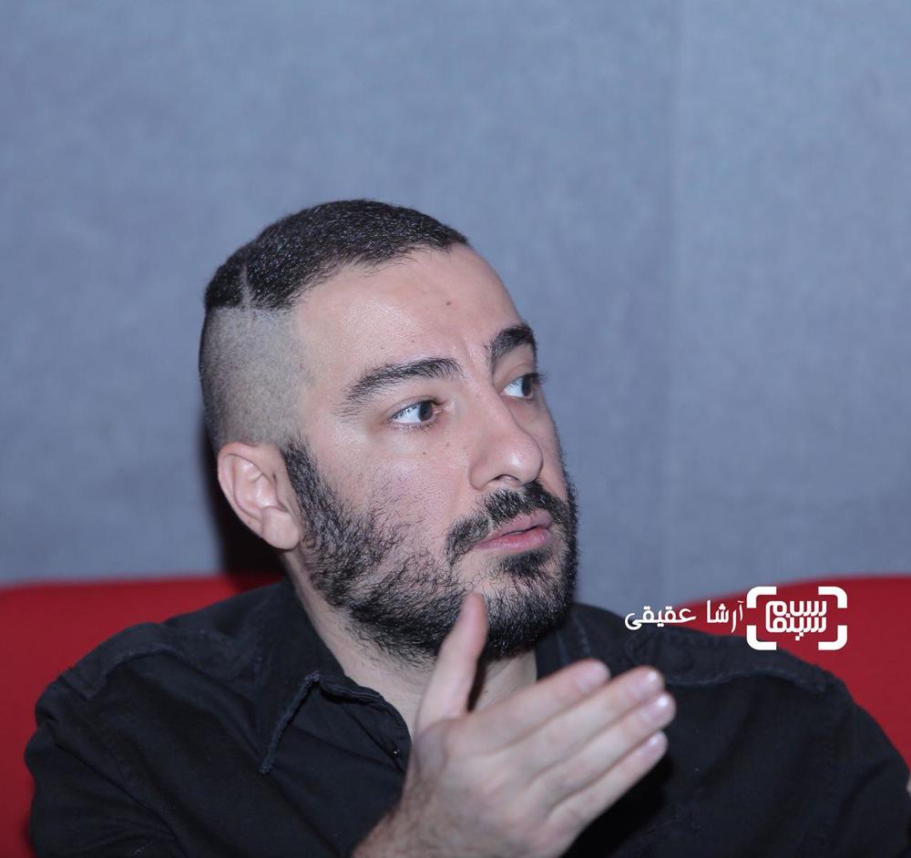 نوید محمدزاده در اکران فیلم سینمایی «مغزهای کوچک زنگ زده» در کاخ رسانه سی و ششمین جشنواره فیلم فجر