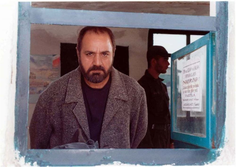 پرویز پرستویی در فیلم «مارمولک»