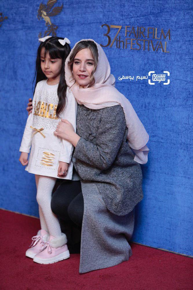 ستاره پسیانی در فرش قرمز فیلم «سرخ پوست» در جشنواره فجر 37