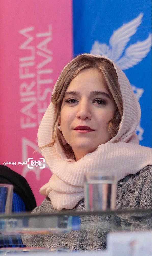 ستاره پسیانی در نشست خبری فیلم «سرخ پوست» در جشنواره فجر 37