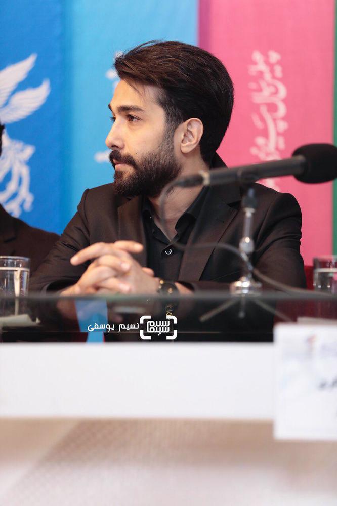 حسین مهری در نشست خبری فیلم «ماجرای نیمروز: رد خون» در جشنواره فجر 37