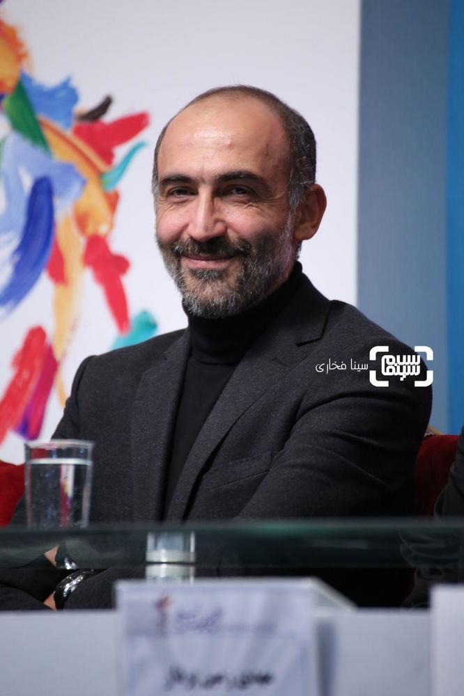 هادی حجازی فر در نشست خبری فیلم «ماجرای نیمروز: رد خون» در جشنواره فجر 37