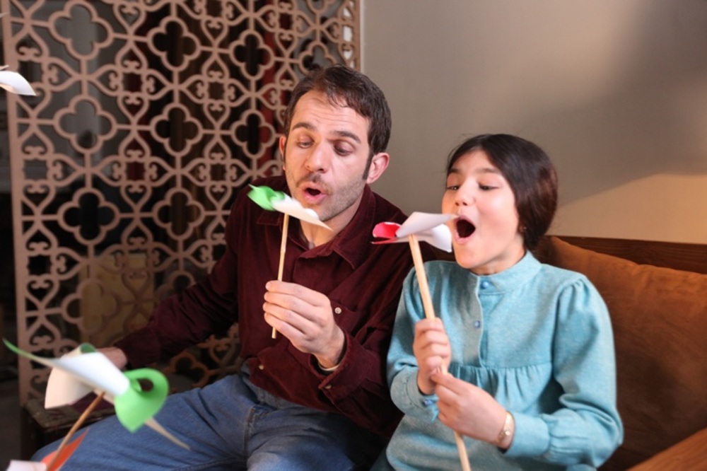 سارا بهارلو و بابک حمیدیان در فیلم «هیس دخترها فریاد نمی زنند»