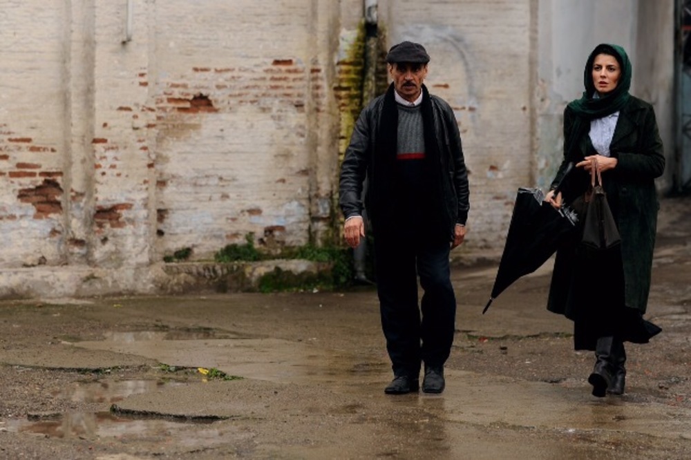 لیلا حاتمی در نمایی از فیلم در دنیای تو ساعت چند است