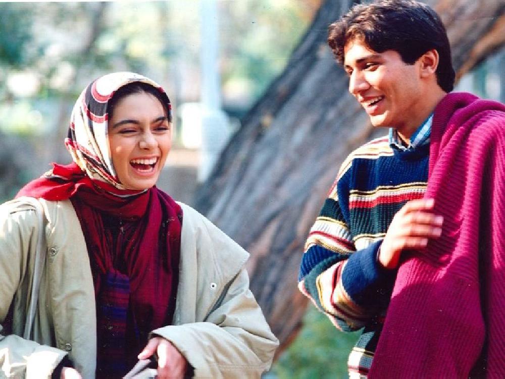 پگاه آهنگرانی و مجید حاجی زاده در فیلم «دختری با کفشهای کتانی»