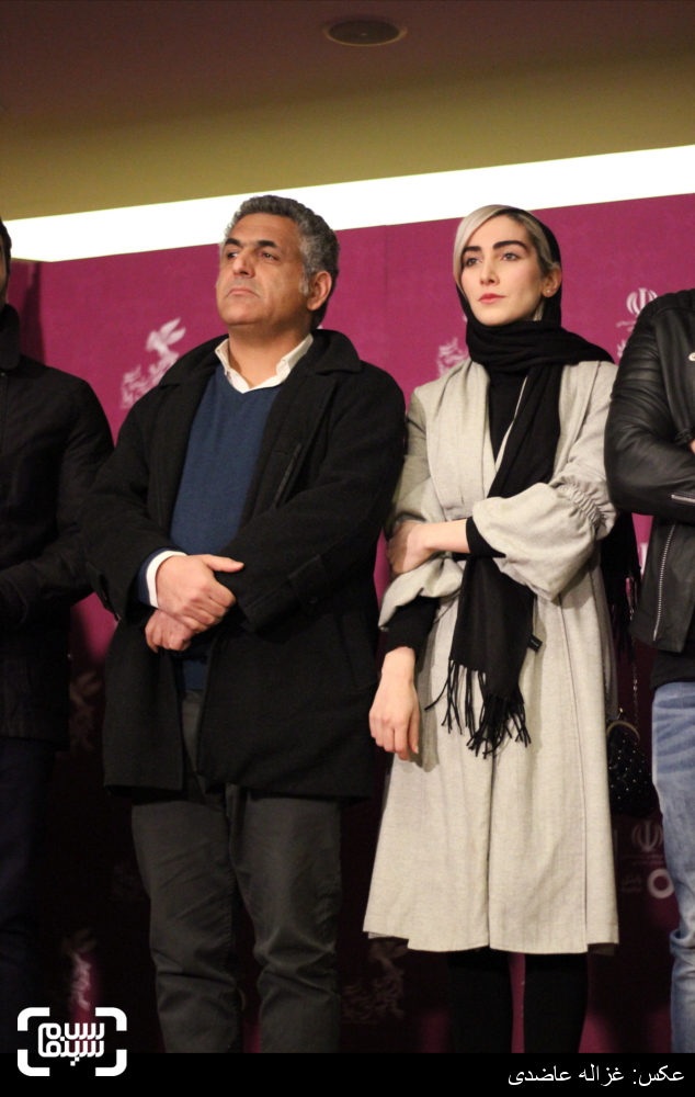 مانی حقیقی و کیانا تجمل در اکران فیلم «اژدها وارد میشود!» در کاخ سی و چهارمین جشنواره فیلم فجر