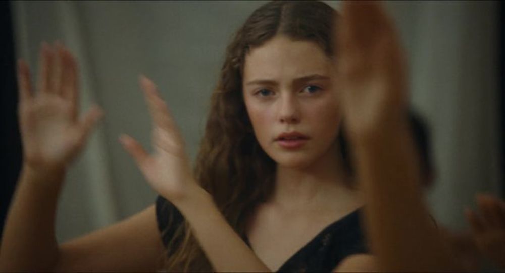 دنیل رز راسل در نمایی از فیلم «الوها» (Aloha)