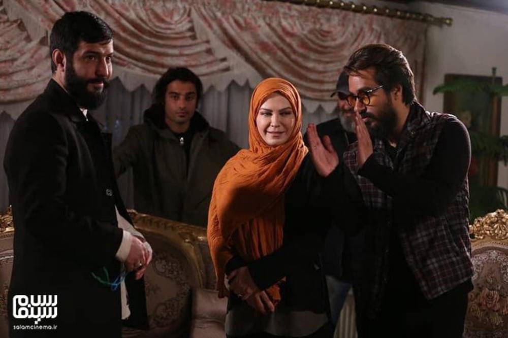 لعیا زنگنه، امین امانی و کیاوش زارع طلب در پشت صحنه سریال «دنیای گمشده»